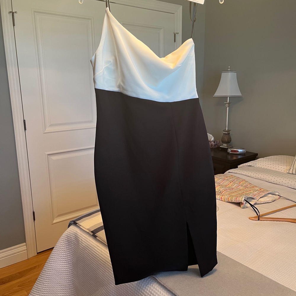 One should pencil skirt style dress. Brand new w tags. Laundry By Shelli Segal